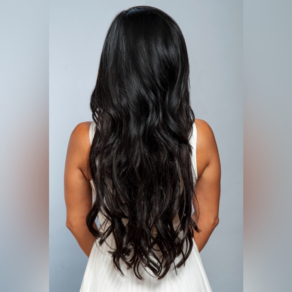 HAIR DO from Wigs.com 10-piece clip in Remy Luxe Human Hair Extensions. BNIB!